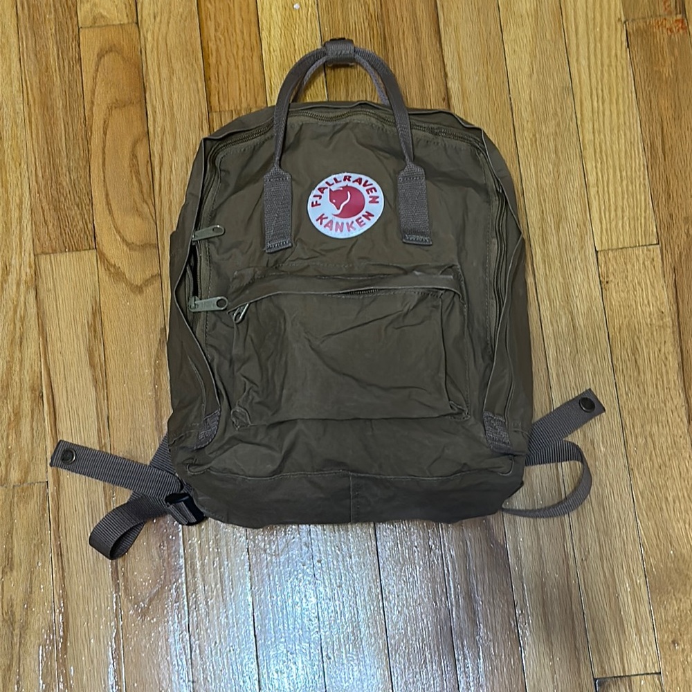 FJALLRAVEN WOMENTS KANKEN BACKPACK FOLIAGE GREEN